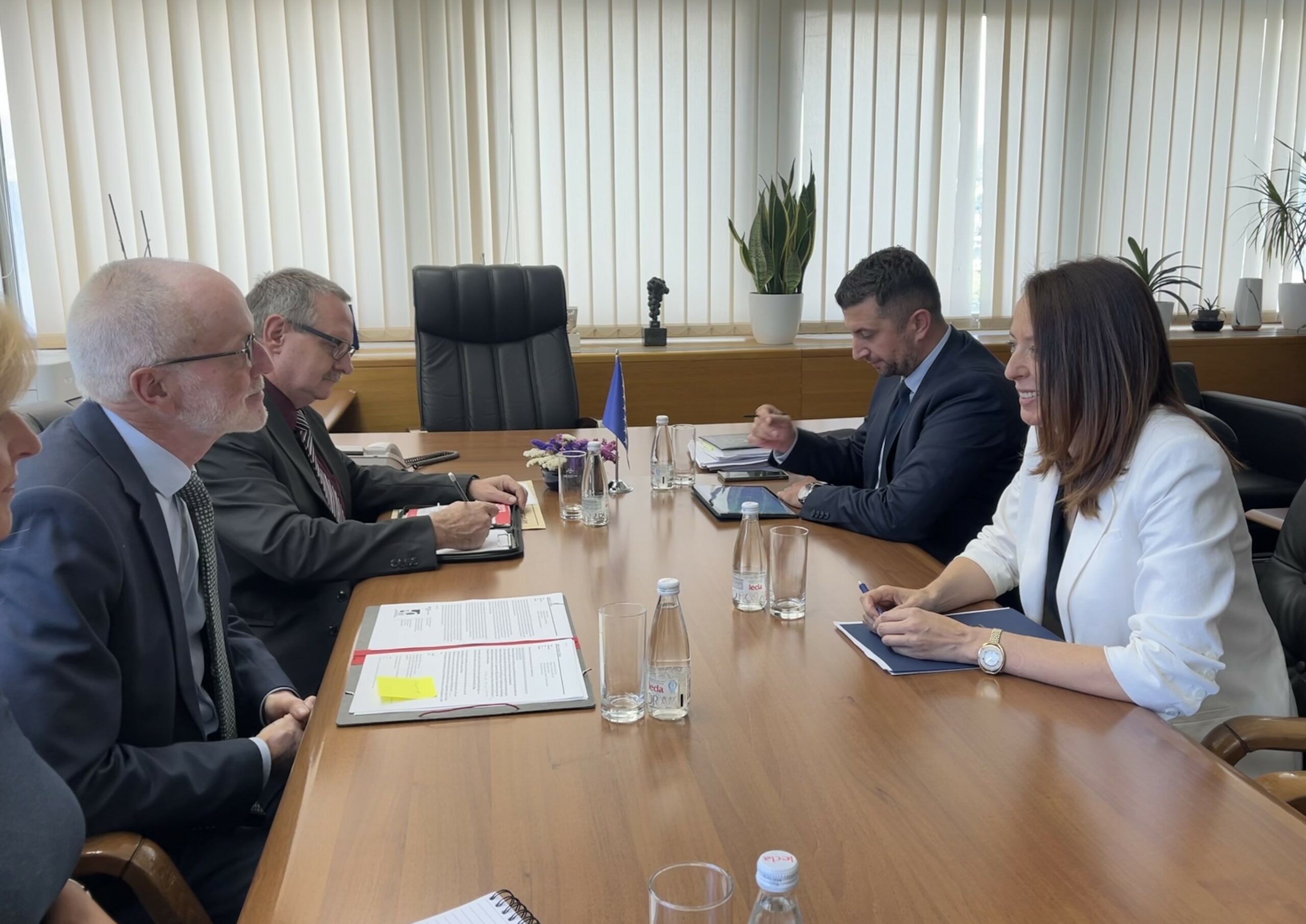 Minister of Civil Affairs of Bosnia and Herzegovina and Ambassador Fitschen confirmed their commitment to the demining process in Bosnia and Herzegovina